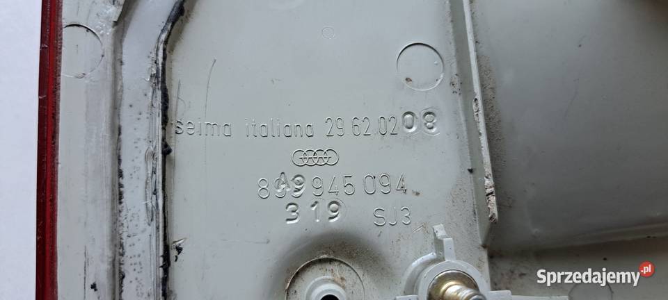 Lampa tylna wewnętrzna prawa 8A9945094 Audi 80 Luzino