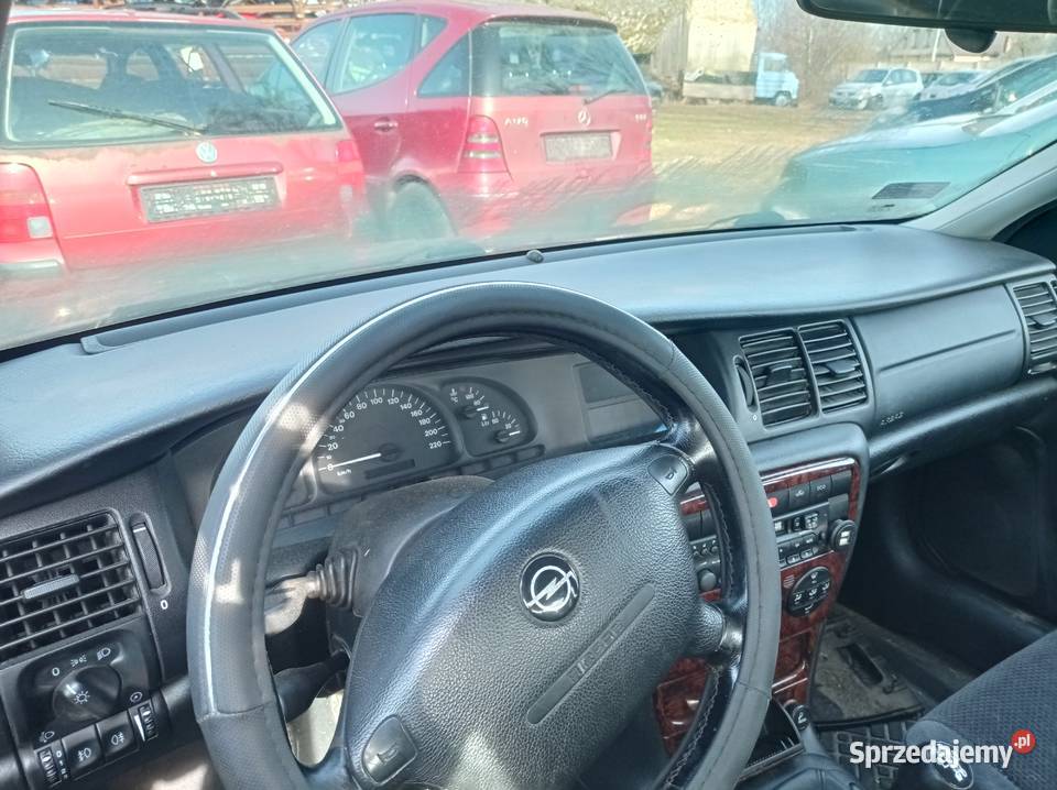 Opel Vectra B 18 92 kW 2000 r dawca części Szklarka Myślniewska
