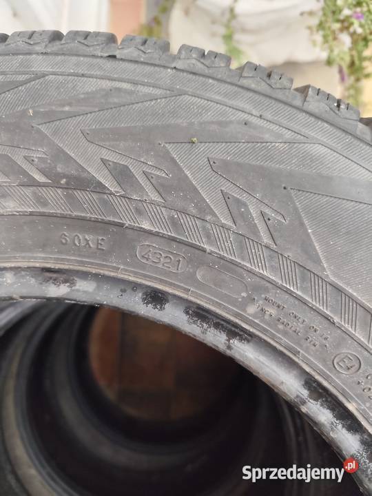 Opony zimowe Nokian Tyres 21570R16 lubelskie Kraśnik sprzedam