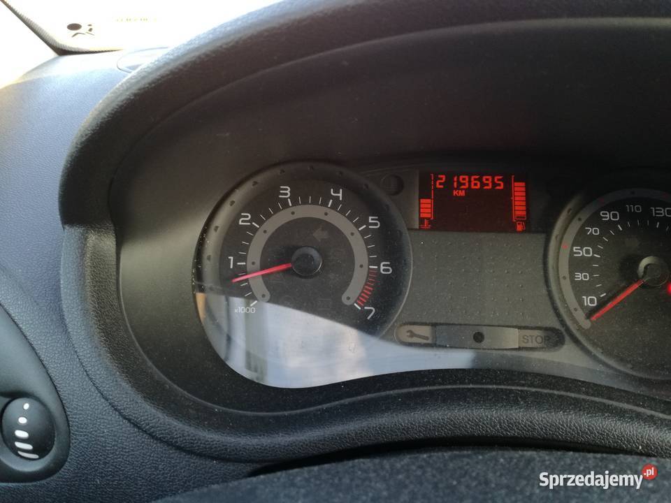 Renault Clio 2006 benzyna 1149 3 czerwony