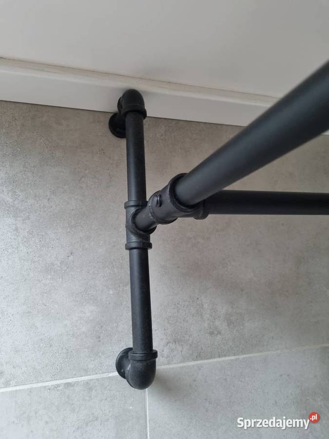wieszak stojący w stylu industrialnym Bydgoszcz