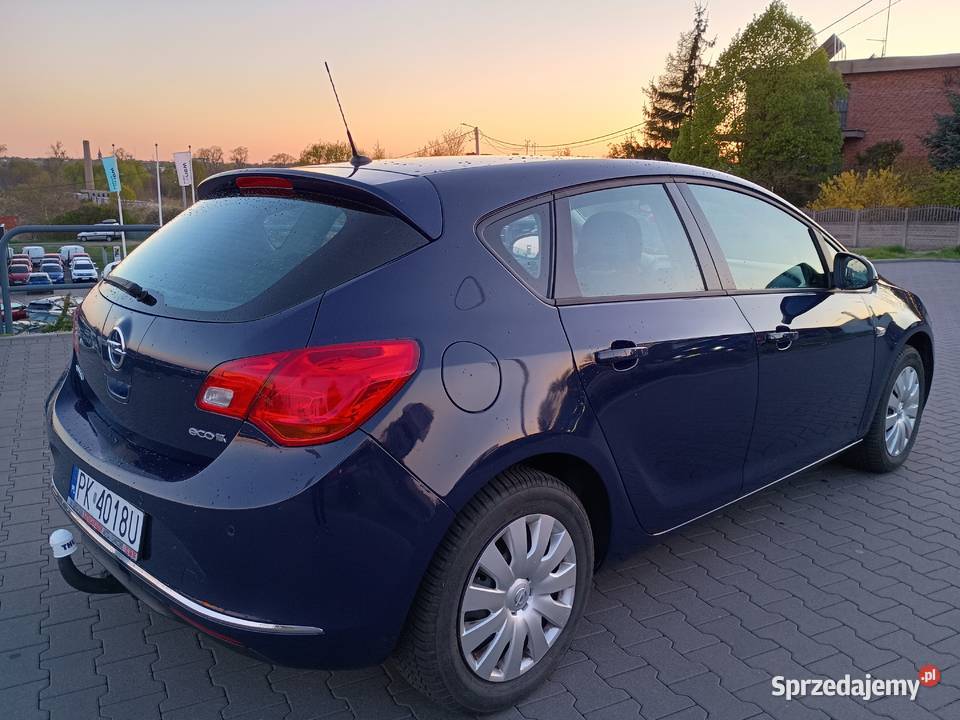 Prywatnie Opel Astra Lift 5drzwi 201314r 14i 4/5 Astra sprzedam