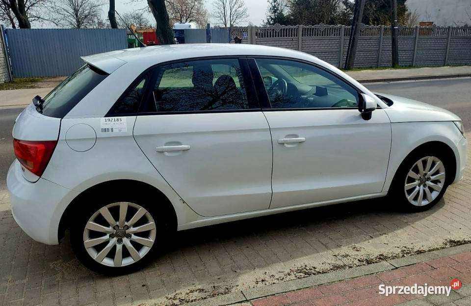 Audi A1 A1 5 drzwi zadbane 16tdi 8X 2010 elektryczne lusterka Pleszew
