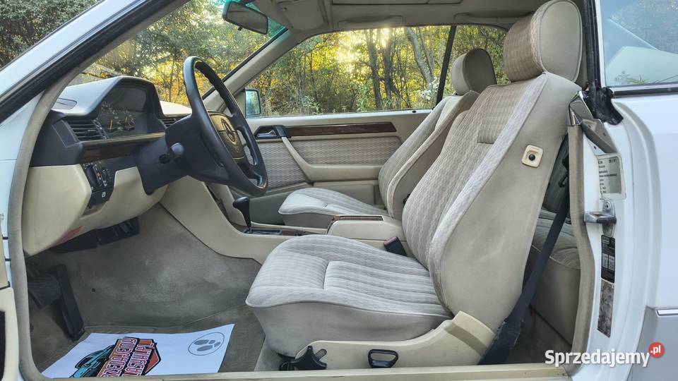 MERCEDESBENZ W124 C124 300 CE Coup z 1990 roku hak łódzkie