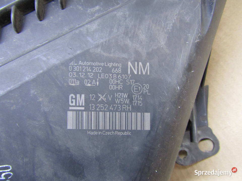 LAMPA PRZEDNIA PRAWA OPEL ZAFIRA B 13252473 łódzkie Mysłaków