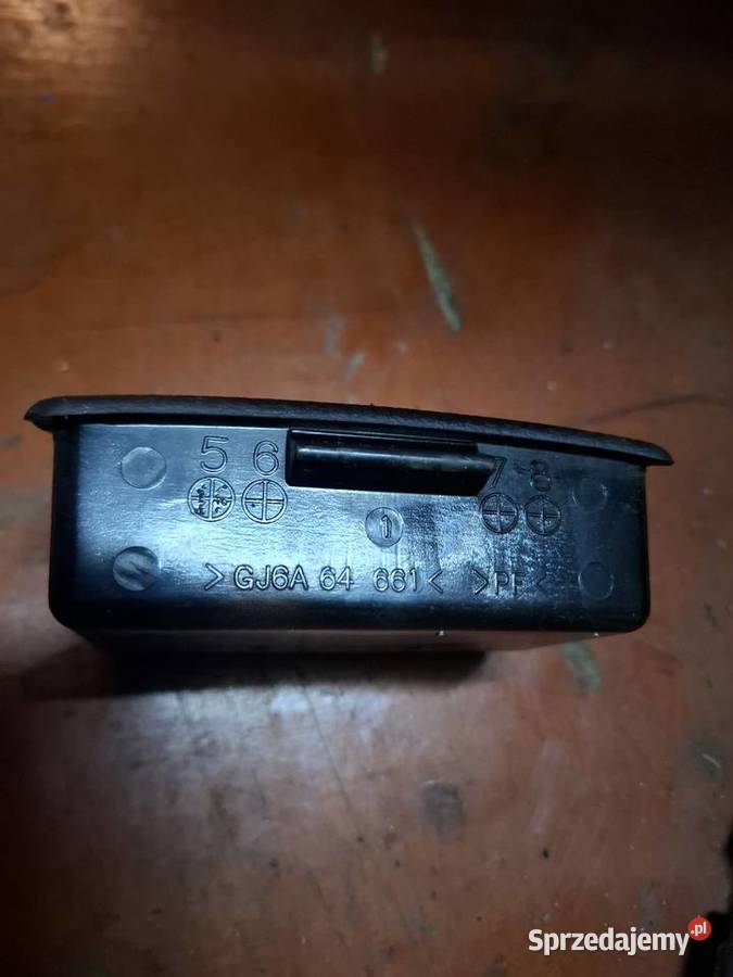 Popielniczka tył tylna Mazda 6 GG GY Mazda 3 I małopolskie Przyborów