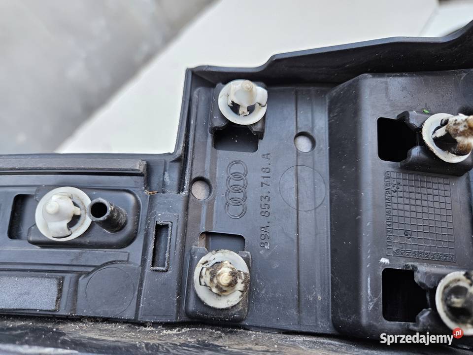 AUDI Q4 ETRON 89A LISTWA BŁOTNIKA PRAWY PRZÓD Międzychód