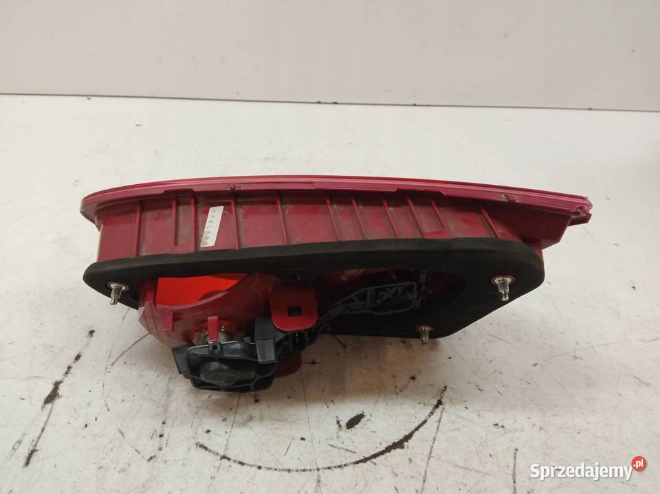 LAMPA TYŁ W KLAPĘ LEWA LIFT FL FR LED 1P0945093N Części samochodowe