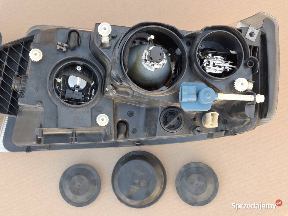 RENAULT PREMIUM REFLEKTOR PRAWY LAMPA PRAWA ciężarowe Bieleń