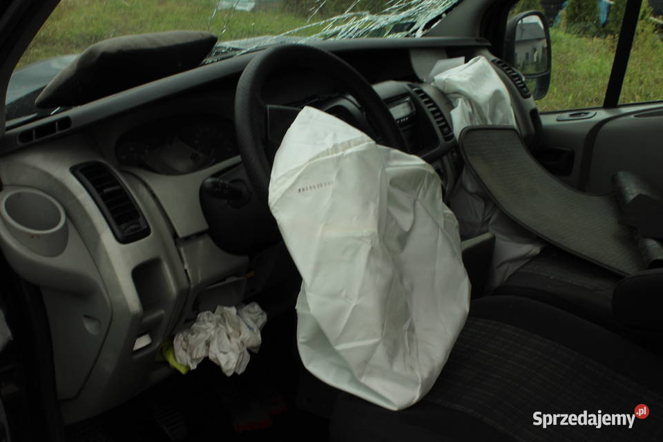 Opel Vivaro uderzeniu na części ubezpieczony 2000cm3 Goleniów
