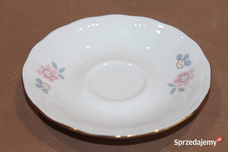 Filiżanka ze spodkiem w kwiatki Wałbrzych 974 Szczecin