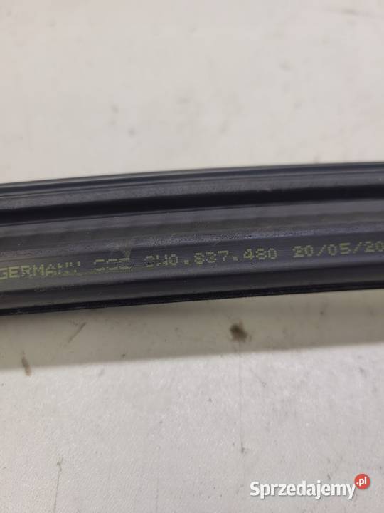 USZCZELKA DRZWI PRAWY PRZÓD AUDI A4 B9 8W0837480 Przystajń