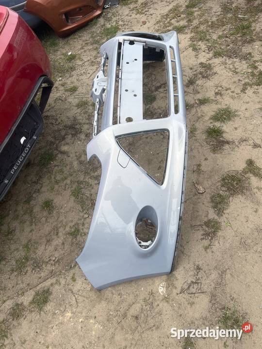 Zderzak przód Ford Focus mk3 srebrny osobowe Margonin