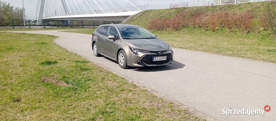 Toyota Corolla TS Turbo Rok produkcji 2021 Rzeszów