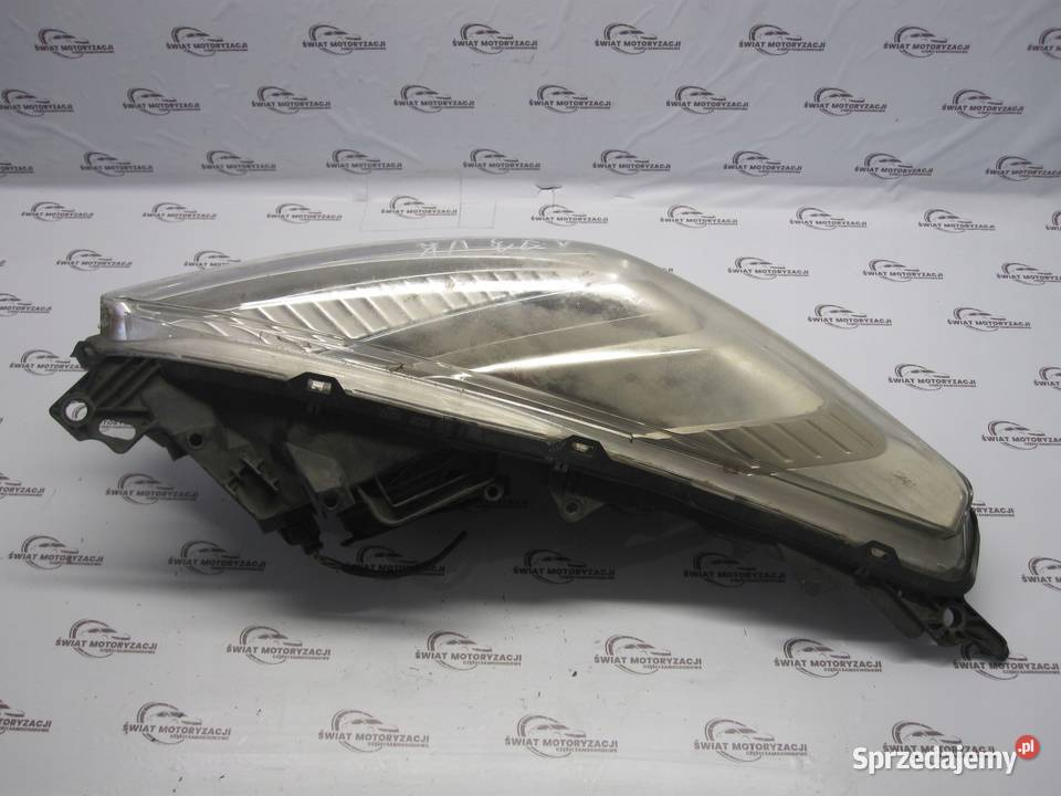 PEUGEOT 508 I SW 11r lampa prawy przód