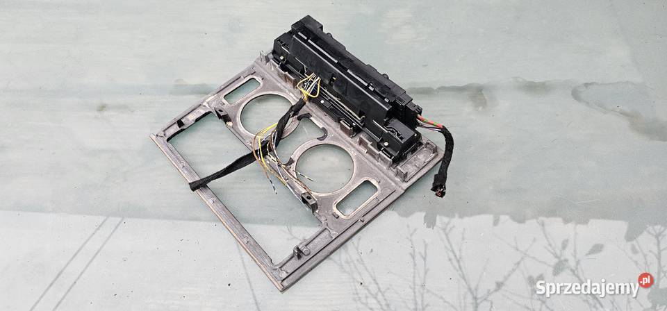 Ramka radia dekor mercedes w210 2106830308 Zbąszyń