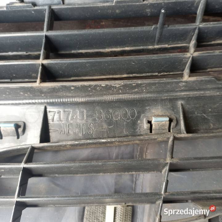 Gril zaślepki halogenów Suzuki ignis2 2005