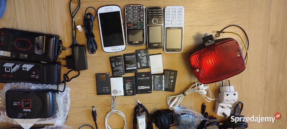 Kable telefony klawiatury wszystko sprawne Warszawa