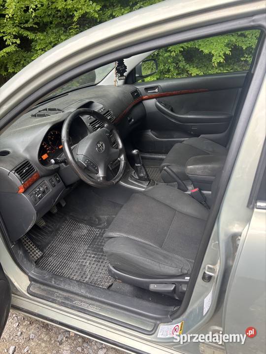 Sprzedam Toyota avensis 116KM