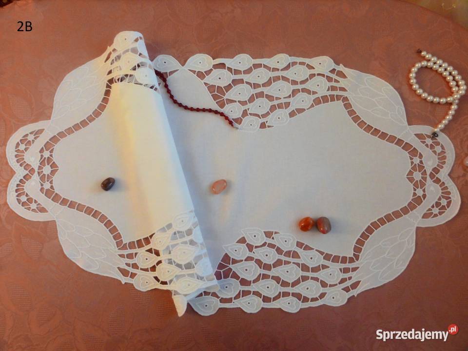 Serwety bieżniki białe haft Richelieu haftowane lubelskie Lublin