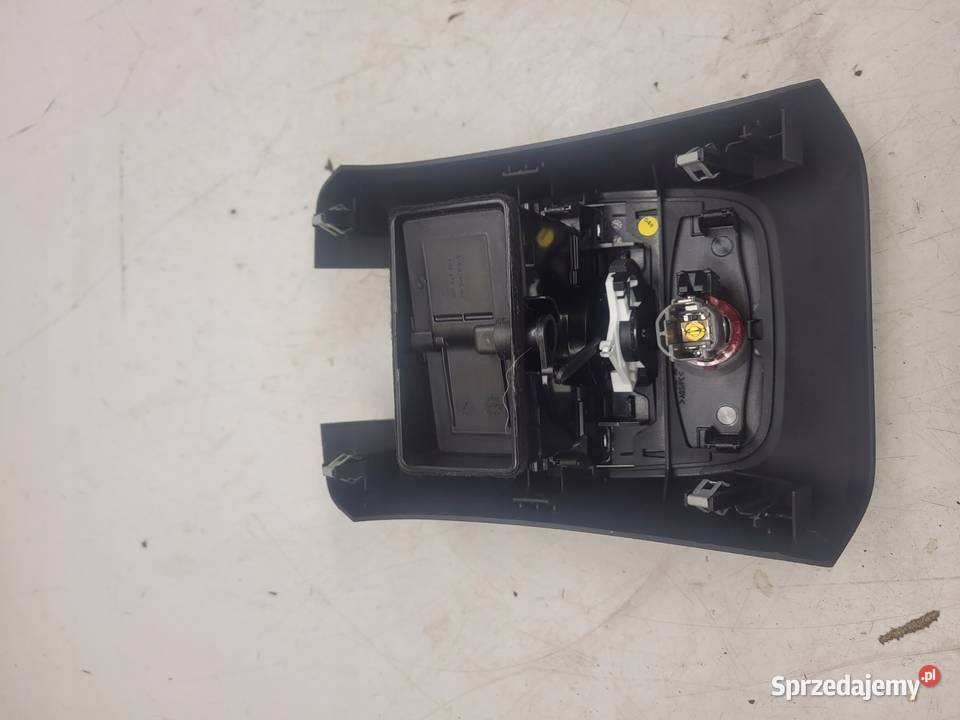 KRATKA NAWIEWU ŚRODKOWA TYŁ AUDI A3 8V 8V0819203 osobowe Przystajń