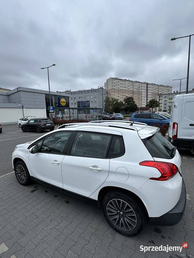 Peugeot 2008 12 Benzyna 2013 r Biały garażowany Poznań