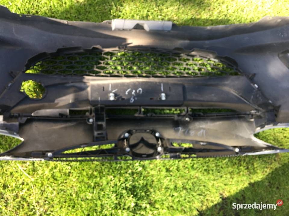 Mazda 2 2013 Zderzak przedni przód do naprawy na Łódź sprzedam
