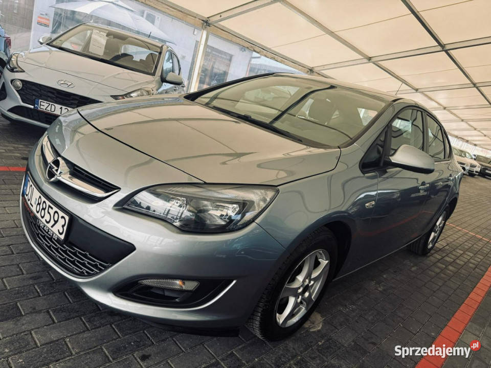 Opel Astra Salon Polska 16 Benzyna 115 J Zduńska Wola sprzedam