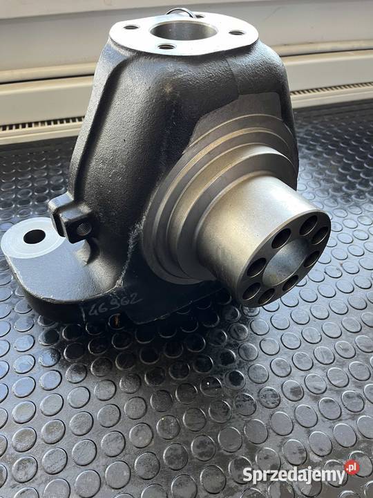 Zwrotnica prawa Case 695 Komatsu WB97S Holland