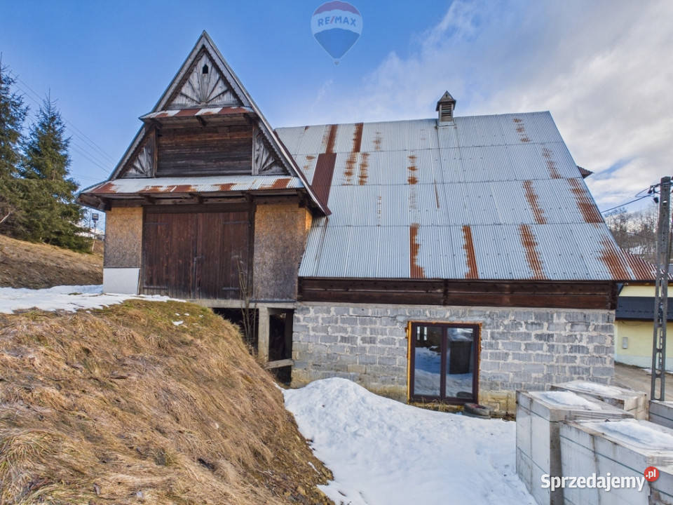 Dom z pomieszczeniem gospodarczym Dzianisz