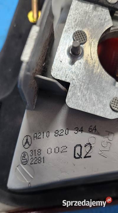 lampa tylna Mercedes W 210 uszkodzona Kielce