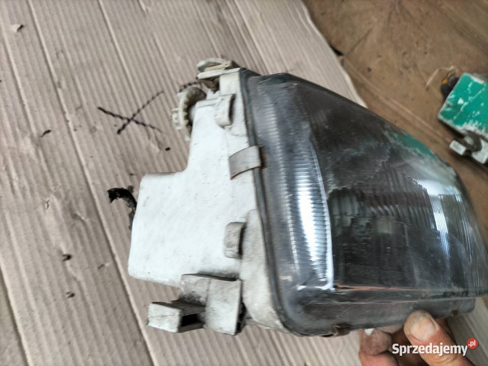 LAMPA PRZÓD PRZEDNIA PRAWA REFLEKTOR Polo 3 III Kamień-Kolonia