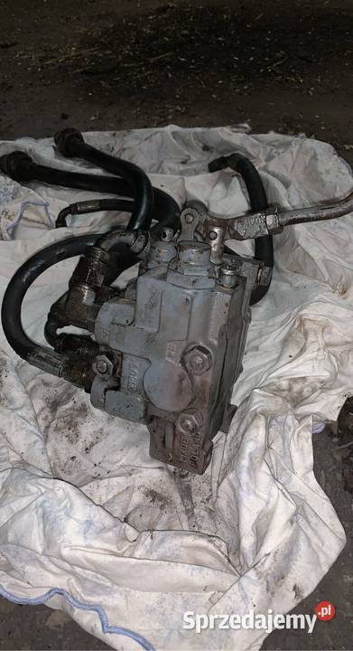Rozdzielacz Hydrauliczny MF 255235 3512 Massey Ferguson Części zamienne łódzkie Dąbrowice