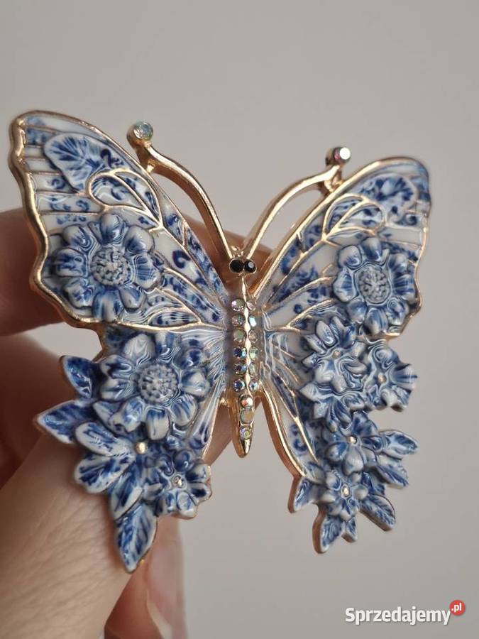 Broszka w stylu vintage niebieskobiały motyl Wąbrzeźno