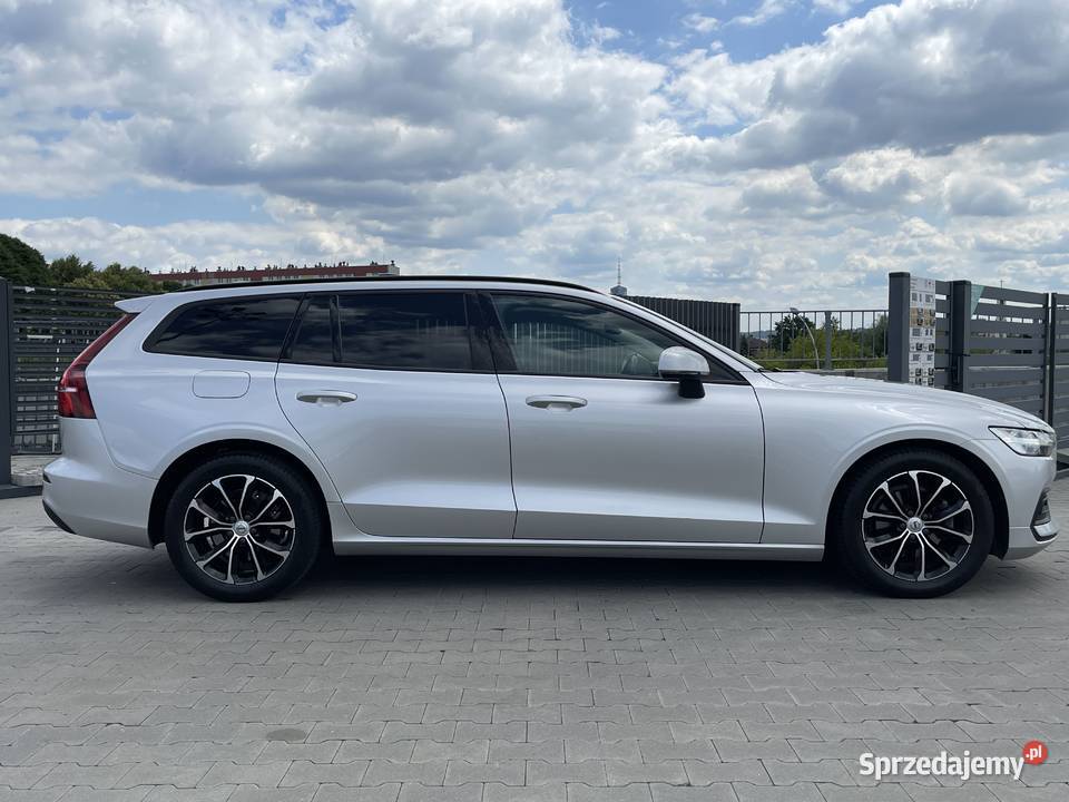 VOLVO V60 II 20 Diesel D3 150 2020r 122 810 elektrycznie ustawiane fotele Rzeszów sprzedam