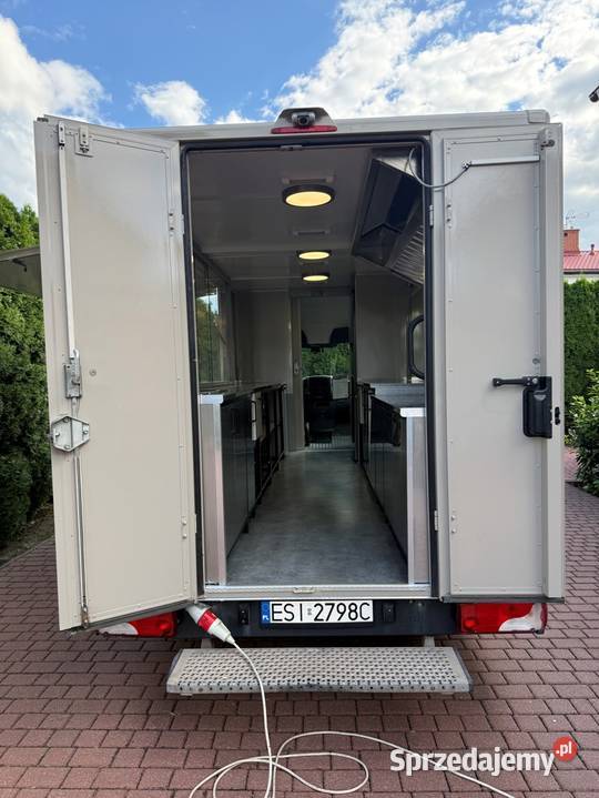 Food Truck Samochód gastronomiczny Mercedes Rok produkcji 2012 Specjalne Koło