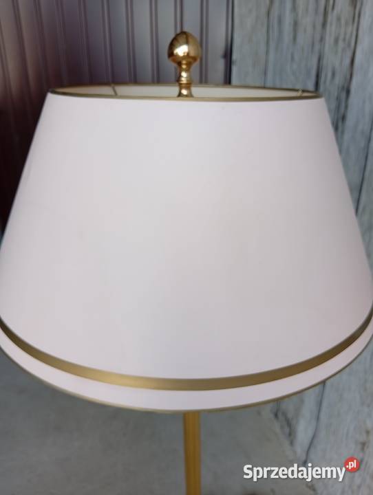 Stylowa lampa podłogowa z polerowaną mosiężną