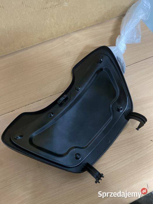PIAGGIO BEVERLY Schowek osłona owiewka 125 200