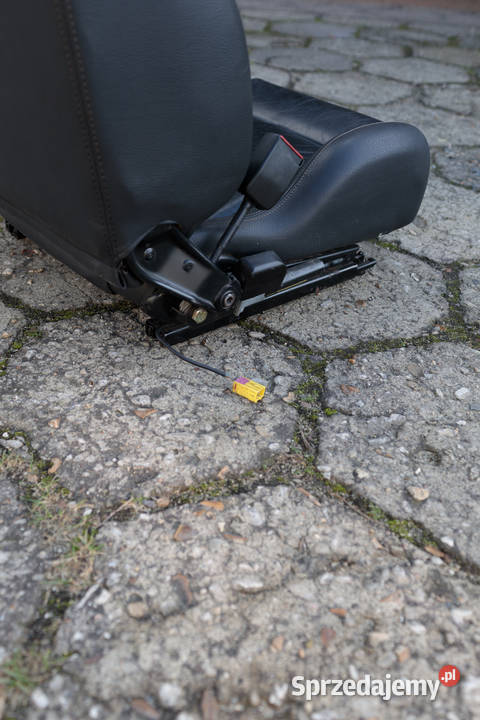 Fotel Alfa Romeo GTV 916 skórzany czarny Częstochowa