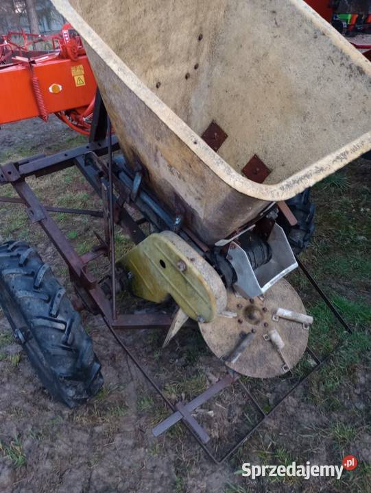 Rozsiewacz nawozu kos