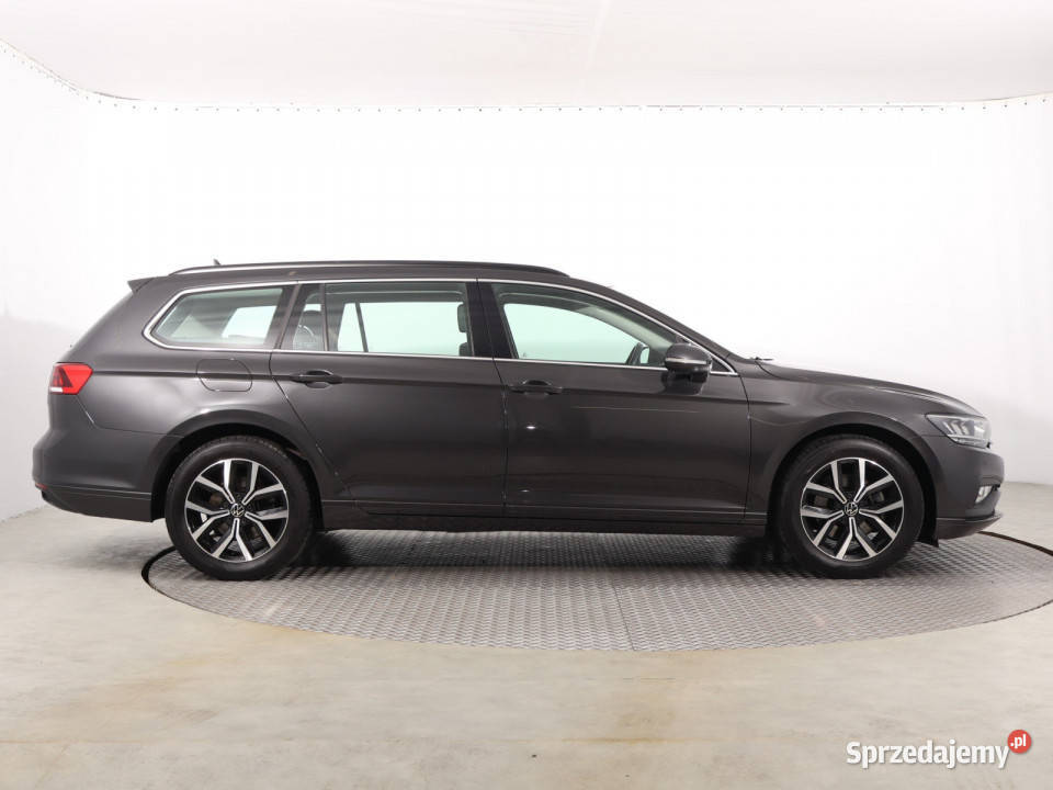 VW Passat 15 TSI światła LED Passat śląskie Katowice