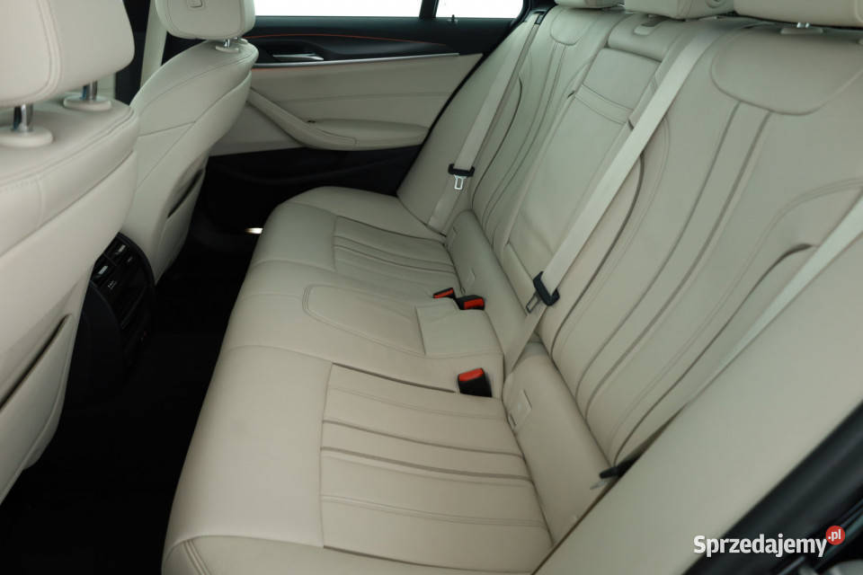 BMW 5 530i xDrive asystent pasa ruchu mazowieckie Piaseczno