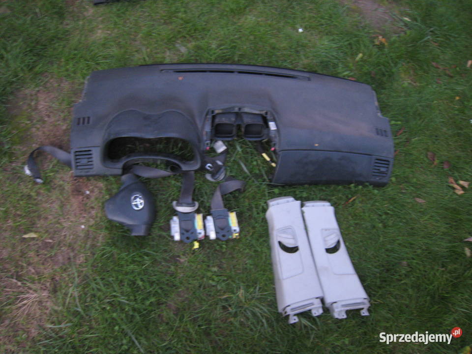 Deska rozdzielcza konsola poduszki pasy Toyota osobowe małopolskie Kraków