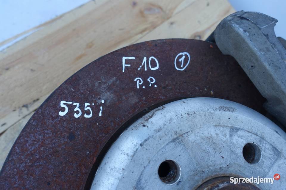 BMW F10 535 30 i PRZEDNIA PRAWA ZWORNICA PIASTA Rudka sprzedam