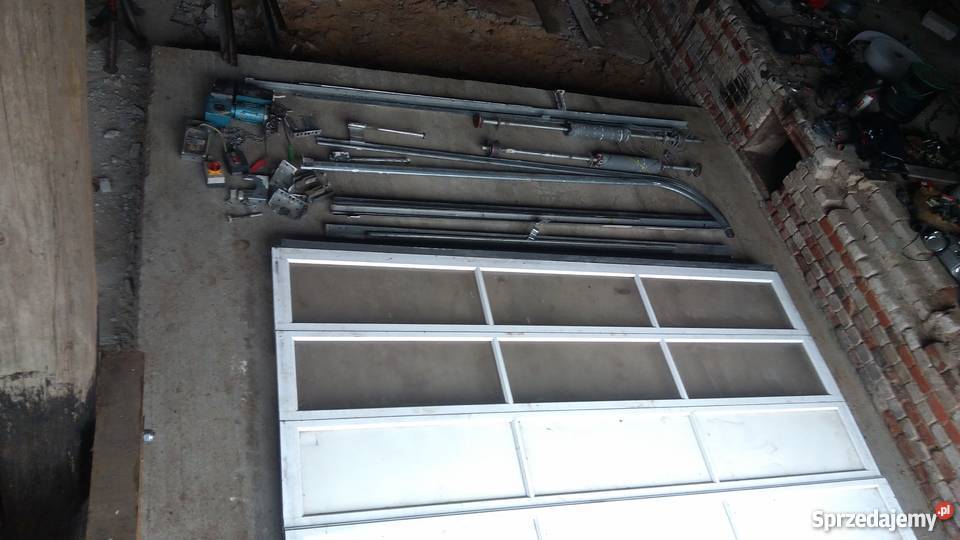 Brama garażowa segmentowa Ogrodzenia i bramy Chojna