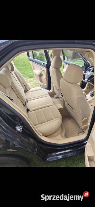 Volkswagen Jetta 20 TDI Comfortline DSG czarny
