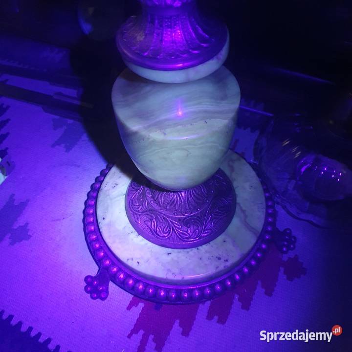 Duża kamienna podstawa do lampy naftowej z