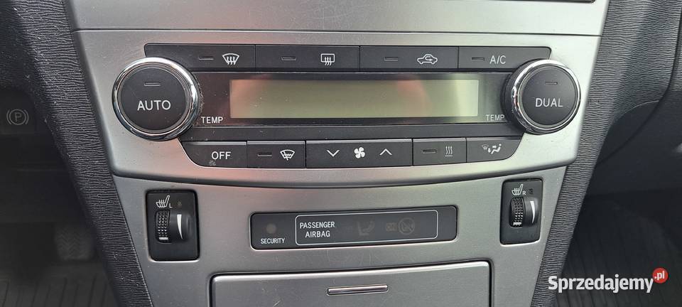 TOYOTA AVENSIS 2012 NOWE TARCZE KLOCKI 2000cm3 Avensis mazowieckie Zwoleń