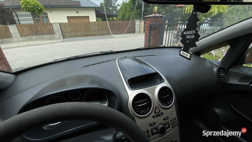 Opel Corsa D 2007 10 Benzyna 60 nieuszkodzony