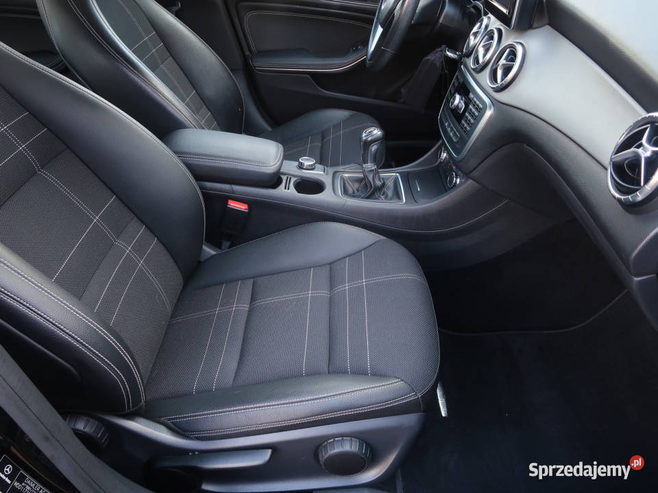 Mercedes CLA 180 sprzedam
